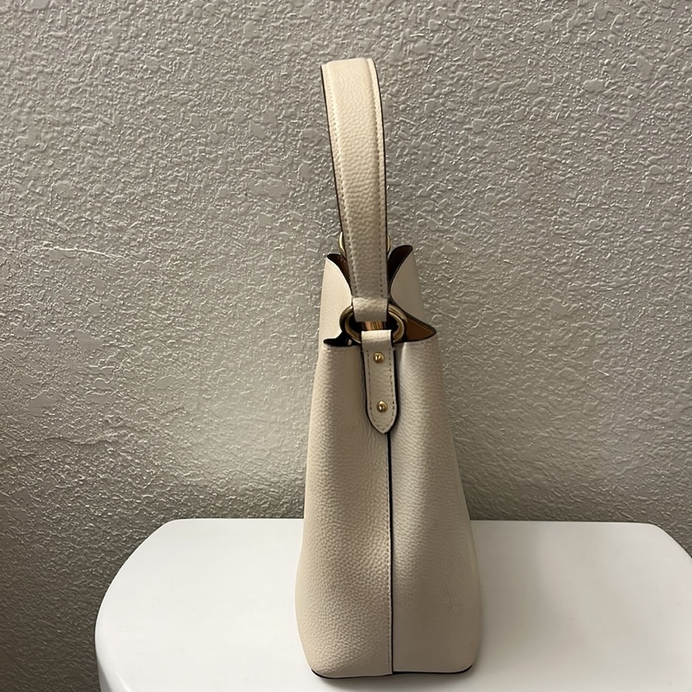 Purse - Picture 2 of 7